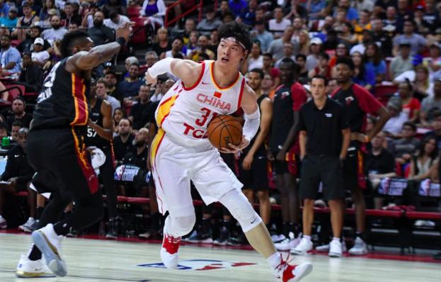 中国男篮狂输41分！对手还是NBA非主力轮换，这就是男篮与世界的差距？(7)