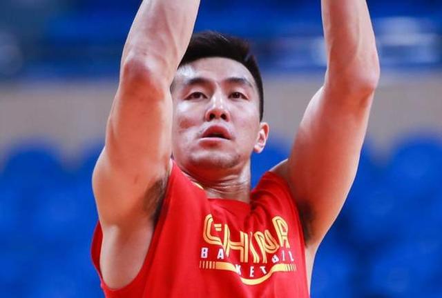 中国男篮大腿级队员，夏季联赛发挥稳定，世界杯后卫线全靠他扛了(5)