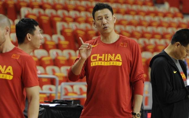 官宣！中国男篮大名单调整三人离队广东宏远内线回归(2)