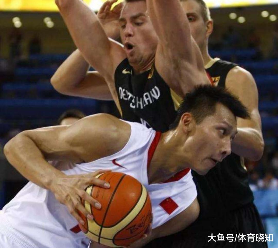 中国男篮传来坏消息！记者爆料男篮内幕，令众多网友愤怒(3)