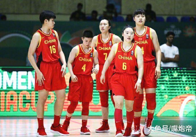 中国女篮居然爆冷80-81输给了韩国女篮，学大魔王周琦犯3个大错