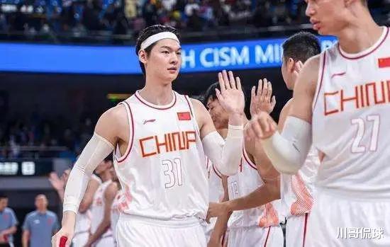 51+13，26岁的王哲林，为何不去NBA历练呢(4)