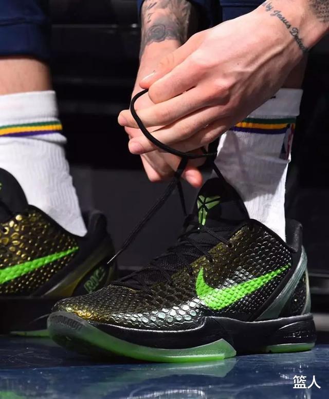 NBA球员上脚：鹈鹕双少穿科比战靴，戈登的361度球鞋！(2)