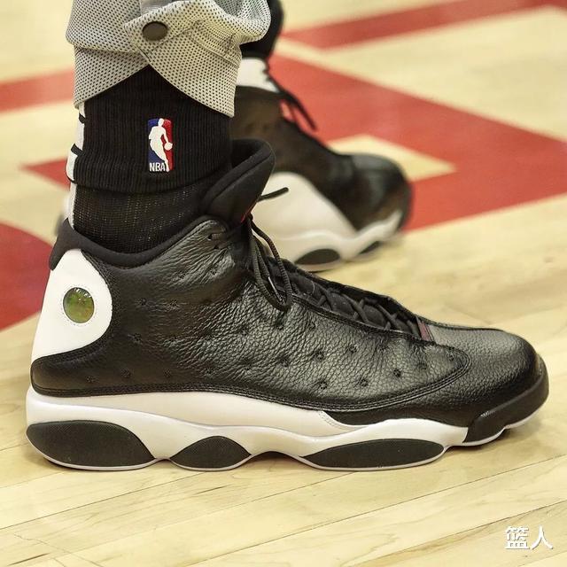 NBA球员上脚：鹈鹕双少穿科比战靴，戈登的361度球鞋！(12)