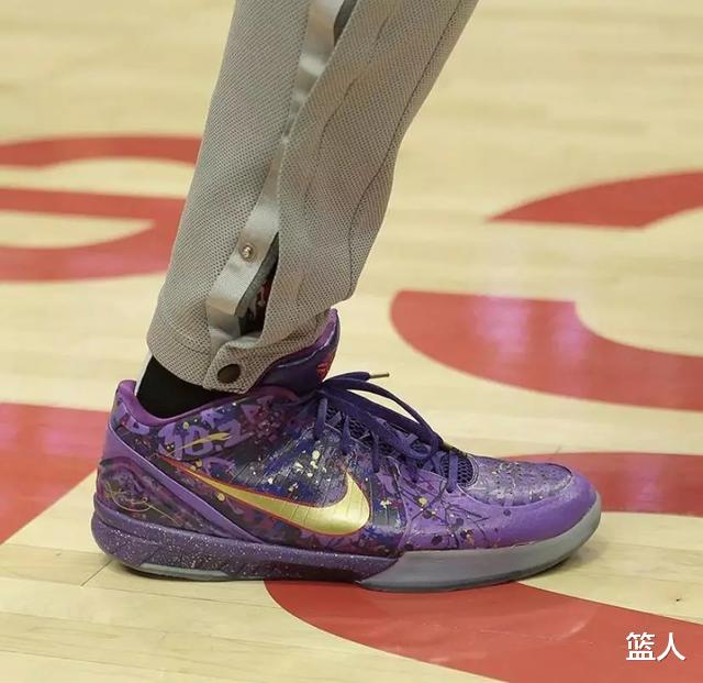 NBA球员上脚：鹈鹕双少穿科比战靴，戈登的361度球鞋！(13)