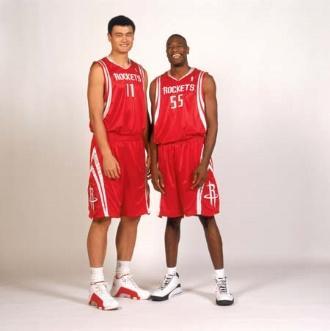 nba球员的背心有多长 NBA球员的球鞋有多大(7)
