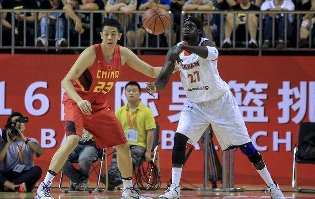 nba前两年中国小将黄 中国17岁篮球小将惊艳NBA训练营(5)