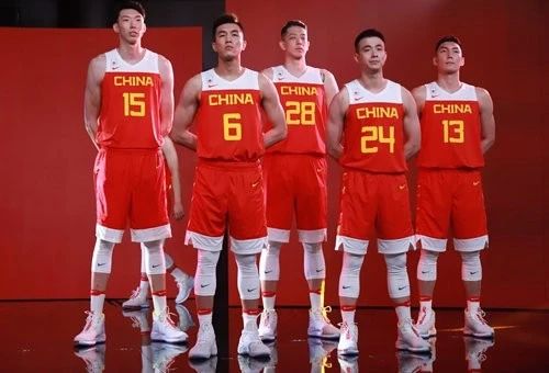 菲律宾要有两位NBA球员了？中国男篮啥时候能打这么富裕的仗啊(12)