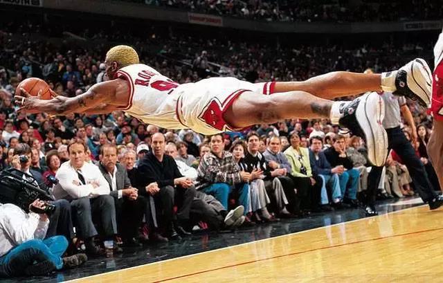 nba菲尔杰克逊 深度分析丨菲尔·杰克逊是如何成为NBA最伟大教练之一的(7)