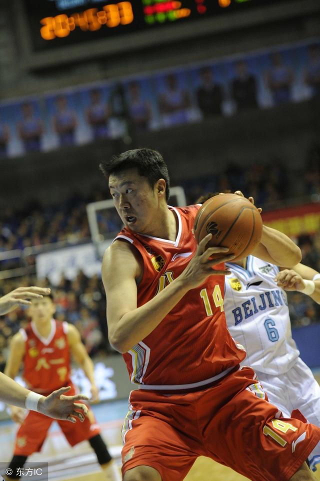 第一登录nba 第一个登录NBA的中国球员(6)