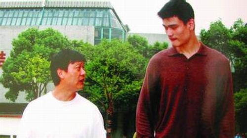 我国男子篮球运动员首先入选nba的选手 史密斯篮球名人堂的中国人(7)