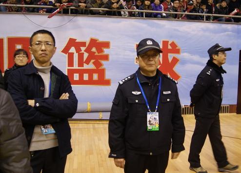 nba安保cba 北京输球后安保打骂记者出气(1)