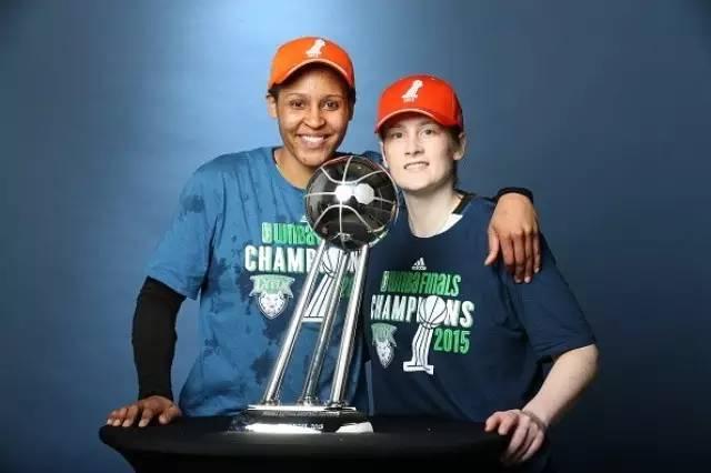 wnba2015总决赛 摩尔率天猫获得WNBA总冠军(1)