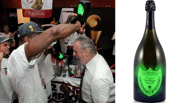 nba总冠军香槟多少钱 每年NBA总冠军喷洒的香槟(11)