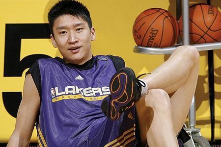 中国进nba都有谁 所有中国球员进入NBA球队名单(10)