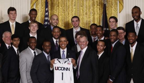 奥巴马同nba公牛队白宫合照 奥巴马将最后一次白宫接见NBA总冠军(5)