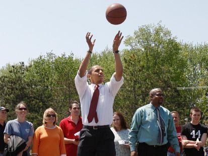 奥巴马同nba公牛队白宫合照 奥巴马将最后一次白宫接见NBA总冠军(14)