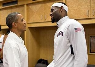 奥巴马同nba公牛队白宫合照 奥巴马将最后一次白宫接见NBA总冠军(22)
