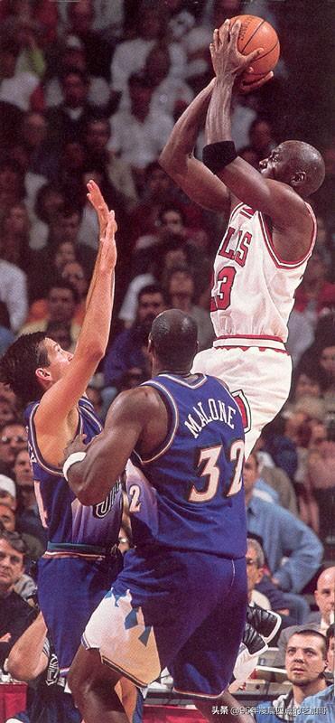 97nba总决赛 1997年NBA总决赛第一场——完美的压哨绝杀(6)
