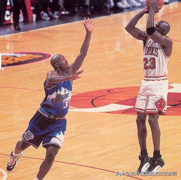 97nba总决赛 1997年NBA总决赛第一场——完美的压哨绝杀(8)