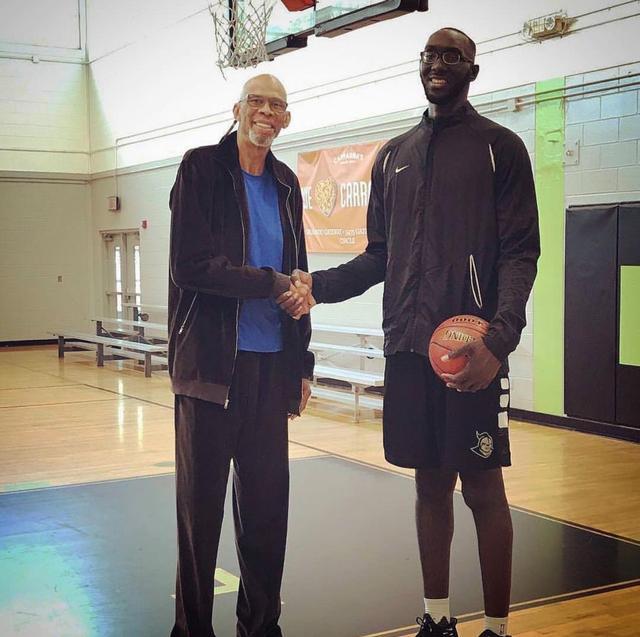 nba目前最高的人 NBA史上最高的巨人(7)