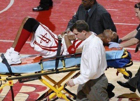 nba史上最恐怖受伤 NBA赛场上那些恐怖受伤时刻(4)