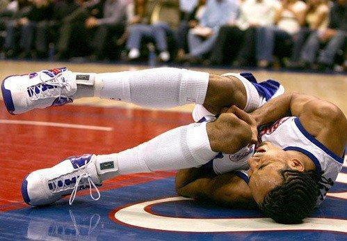 nba史上最恐怖受伤 NBA赛场上那些恐怖受伤时刻(7)