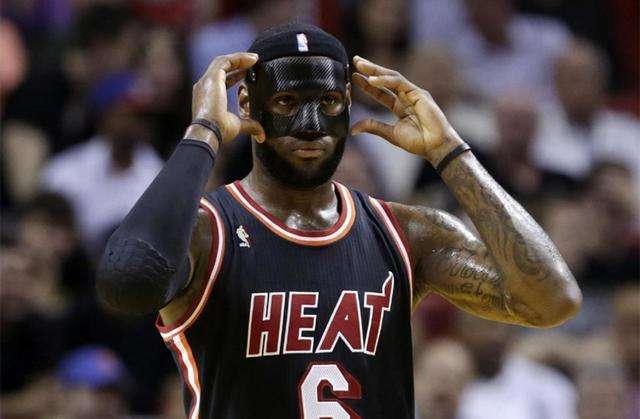 nba球员比赛时戴的面具 NBA球星戴面具都啥样(6)