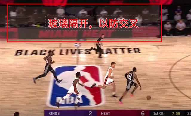 nba大屏幕引坐员 NBA复赛高科技(4)