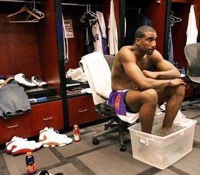 nba球员洗澡的地方 NBA更衣室的内幕(9)