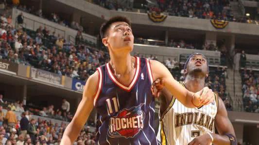 姚明进入nba的第一场 姚明在NBA的第一场比赛(3)