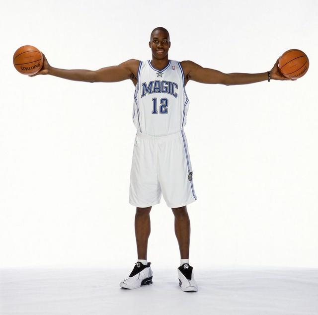 nba臂展对比图 NBA恐怖臂展一览(2)