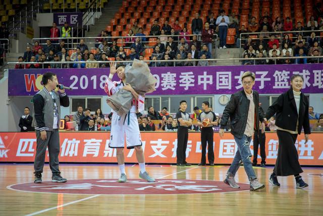 wnba2018女篮比赛结果 助广东女篮双杀卫冕冠军(2)