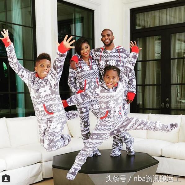 nba球星家装图 NBA众球星发布圣诞装扮家庭照(1)