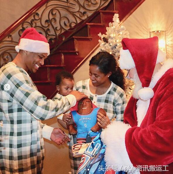 nba球星家装图 NBA众球星发布圣诞装扮家庭照(2)