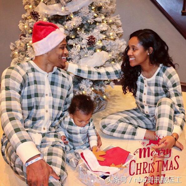 nba球星家装图 NBA众球星发布圣诞装扮家庭照(3)