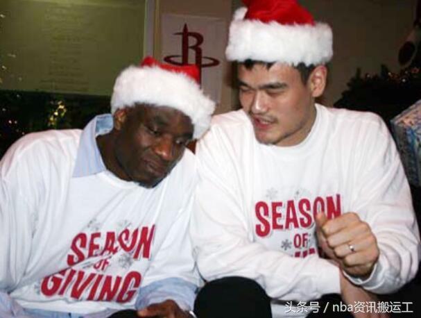 nba球星家装图 NBA众球星发布圣诞装扮家庭照(10)