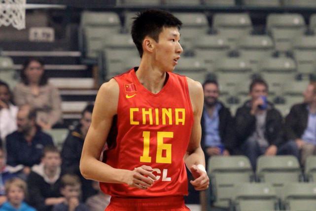 中国男篮核心球员年薪：周琦2000万，王哲林400万，那韩德君呢？(2)