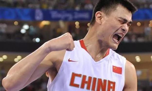 如果全在巅峰期的话，中国男篮历史上最强的五人组应该是哪五位？