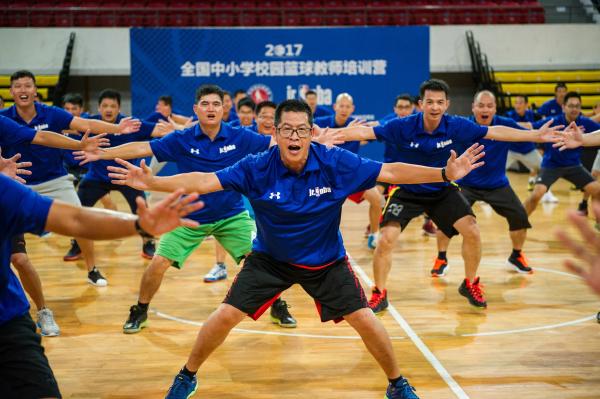 nba夏日狂热 NBA的中国“夏日狂欢”玩得炉火纯青(7)