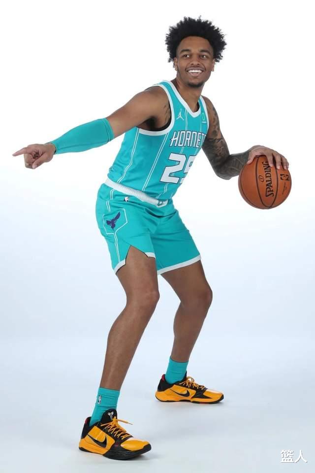 NBA球员上脚：威少4代新配色曝光，2020年十大球鞋来了(14)