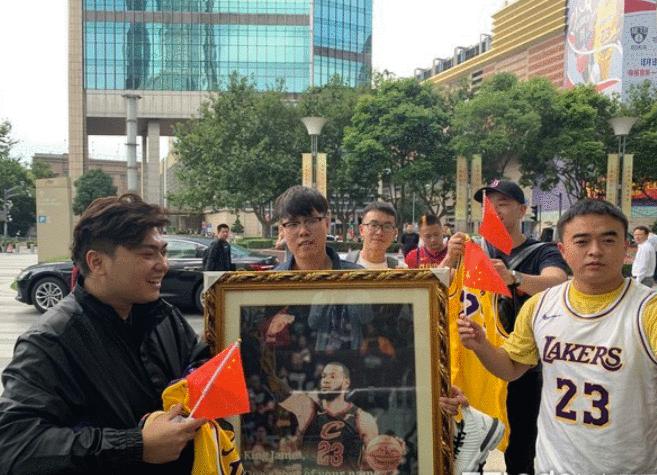 nba上海赛球迷日 直击NBA上海赛(1)