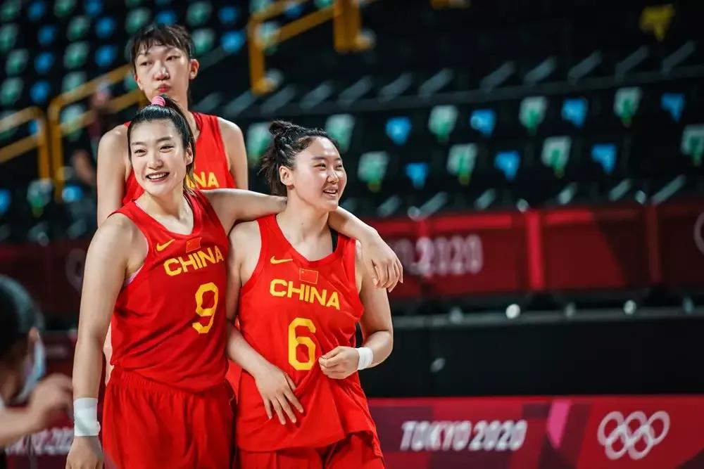 中国女篮期待两连胜，姚明坐镇鼓舞士气，赢下澳大利亚不是梦！(5)