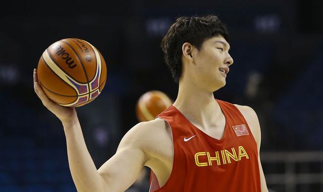 中国男篮中锋人才库11人备选大名单出炉，谁能成为国家队主角？(8)