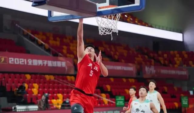 NBL篮板王薛世伟将参加2022年CBA选秀，他能否成为下一个姜宇星？