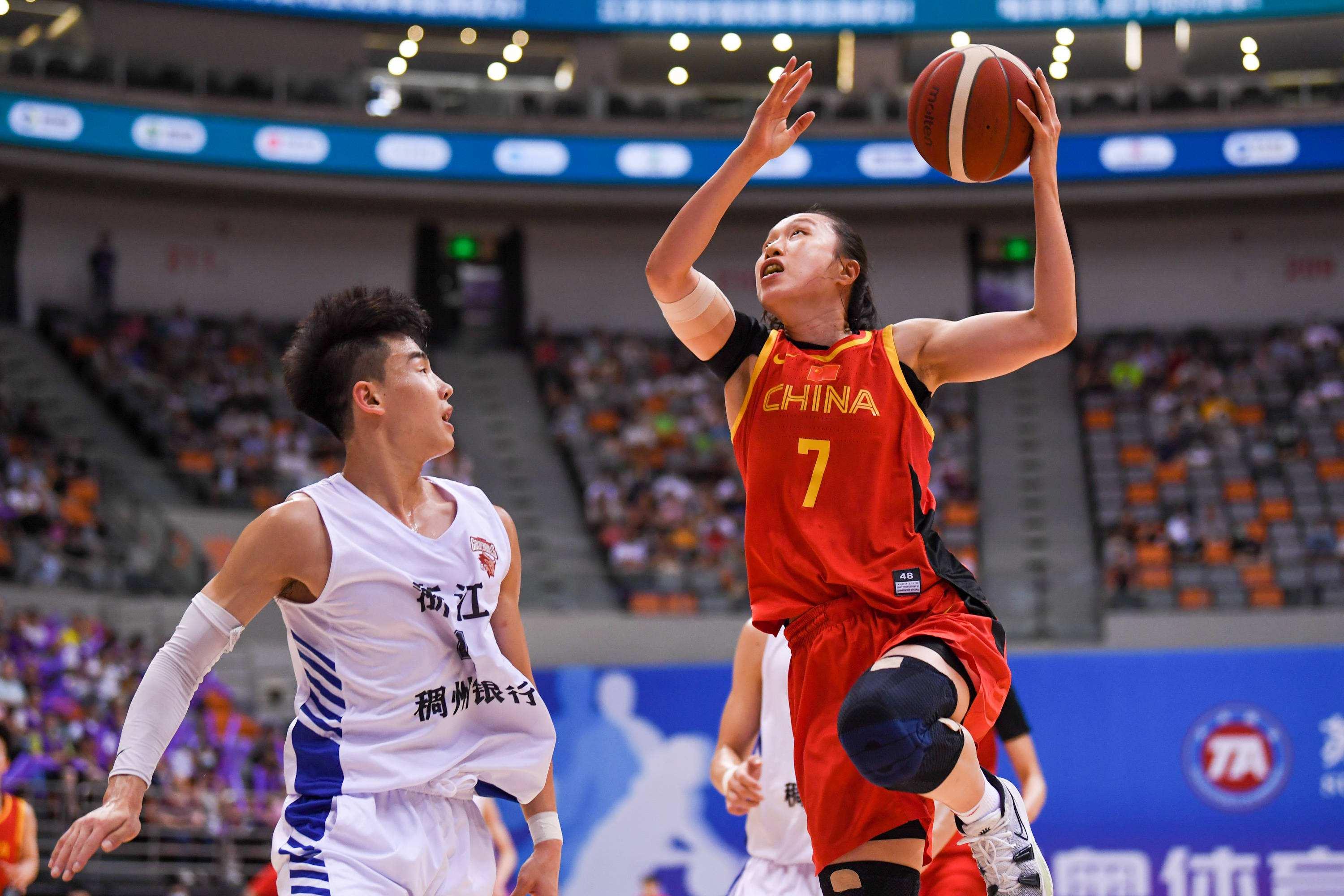 中国女篮的队长，邵婷当之无愧，不一样的运动生涯(4)