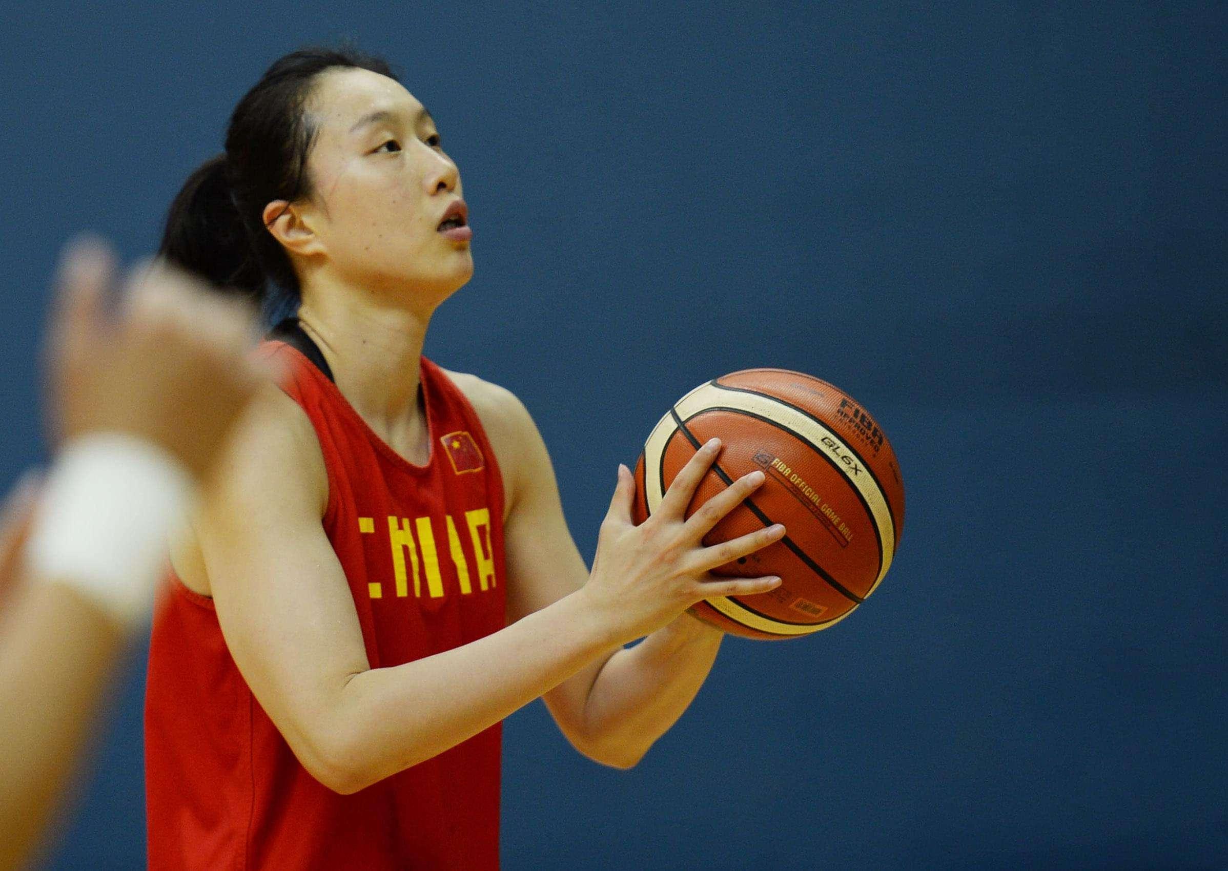 中国女篮的队长，邵婷当之无愧，不一样的运动生涯(6)