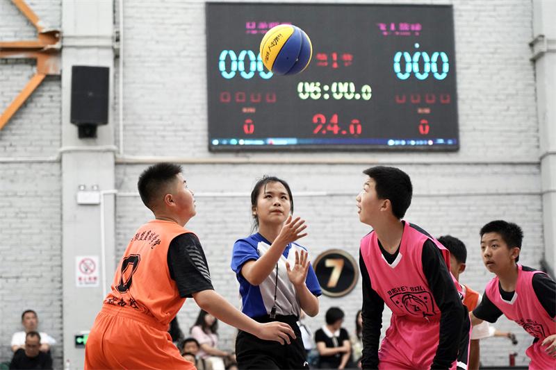 云南篮联·2021昆明市首届小篮球周末联赛总决赛开赛(2)