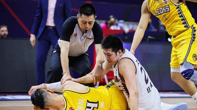 NBA老榜眼重回上海！是联盟大结局？还是上海被拖垮！(3)