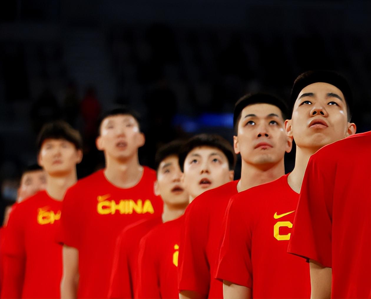 最后一场！中国男篮最新大名单出炉，后卫群成练兵重点！